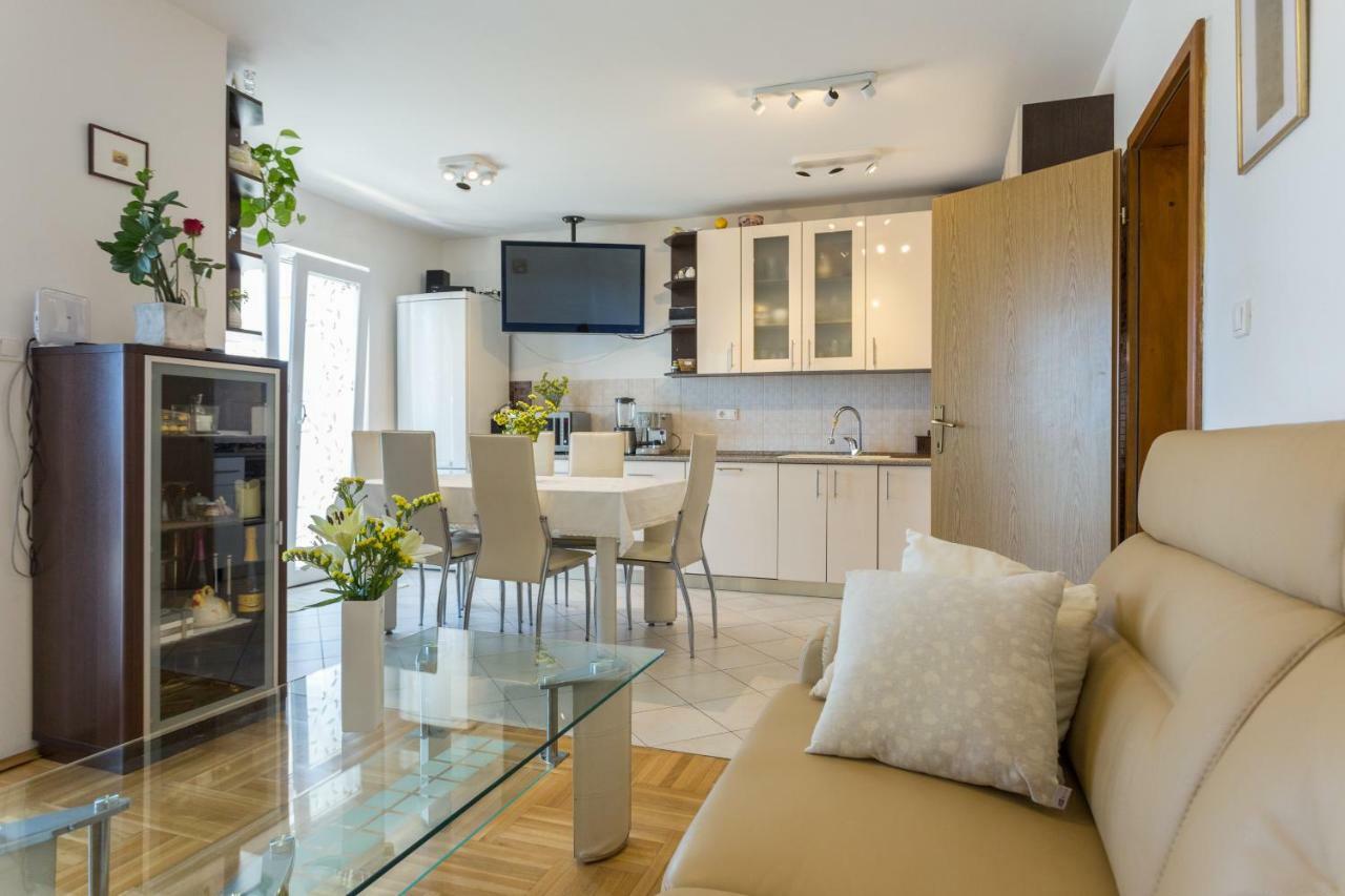 Apartment Tomazin