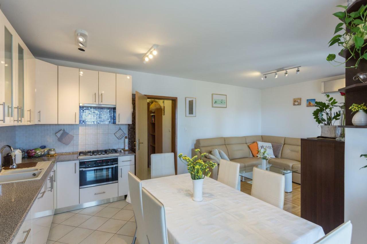 Apartment Tomazin *